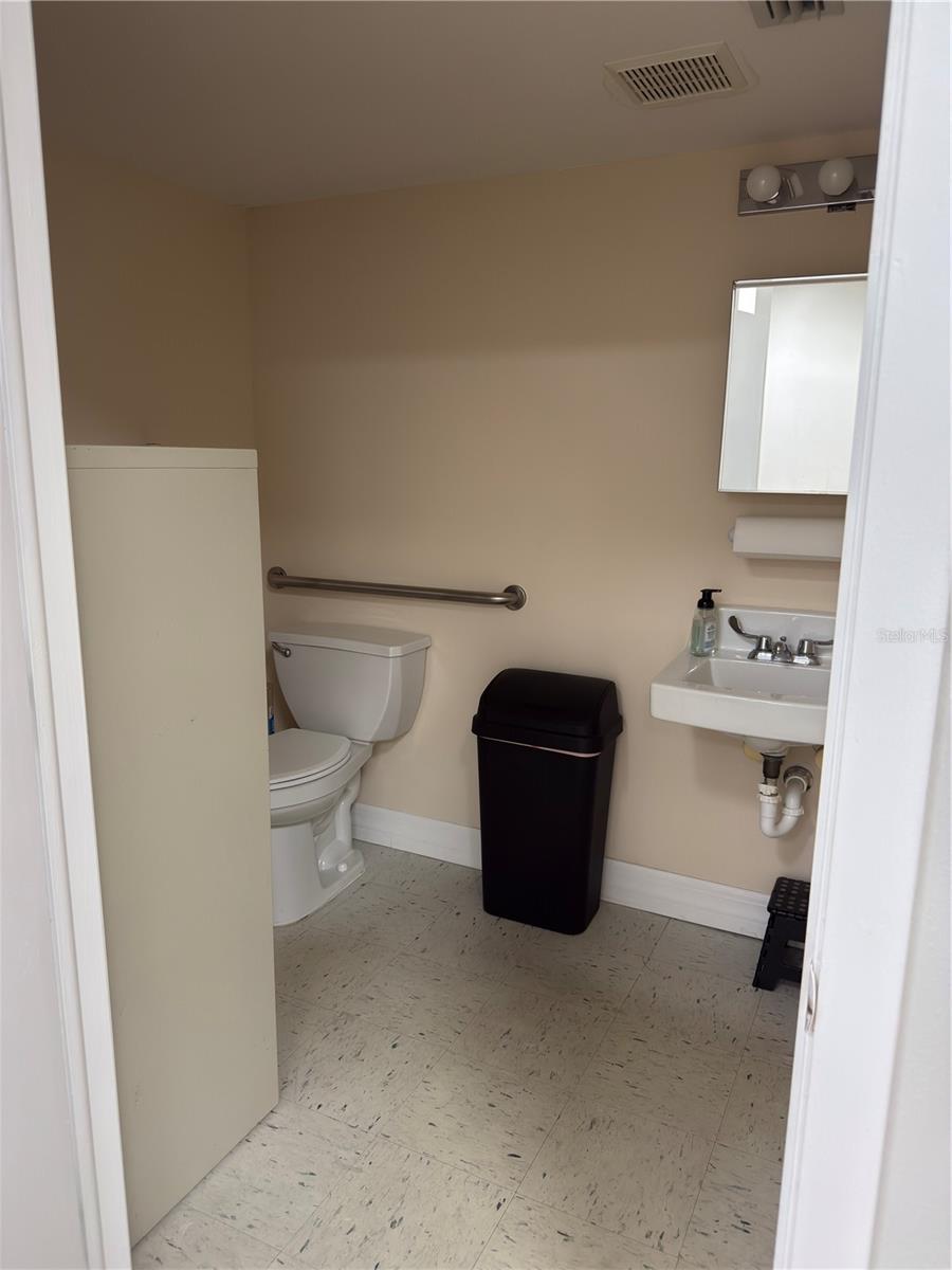 Image 10 of 12 For 3762 Tamiami Trail H