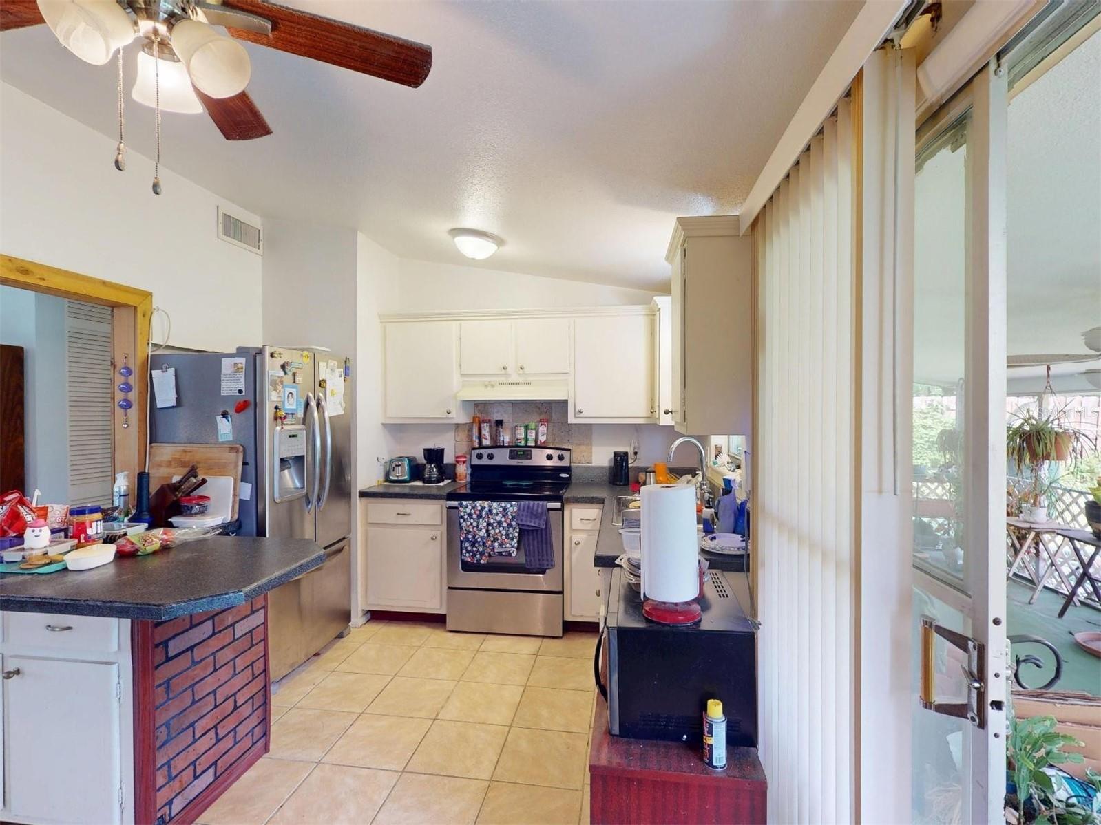 Image 11 of 95 For 22268 Montrose Avenue