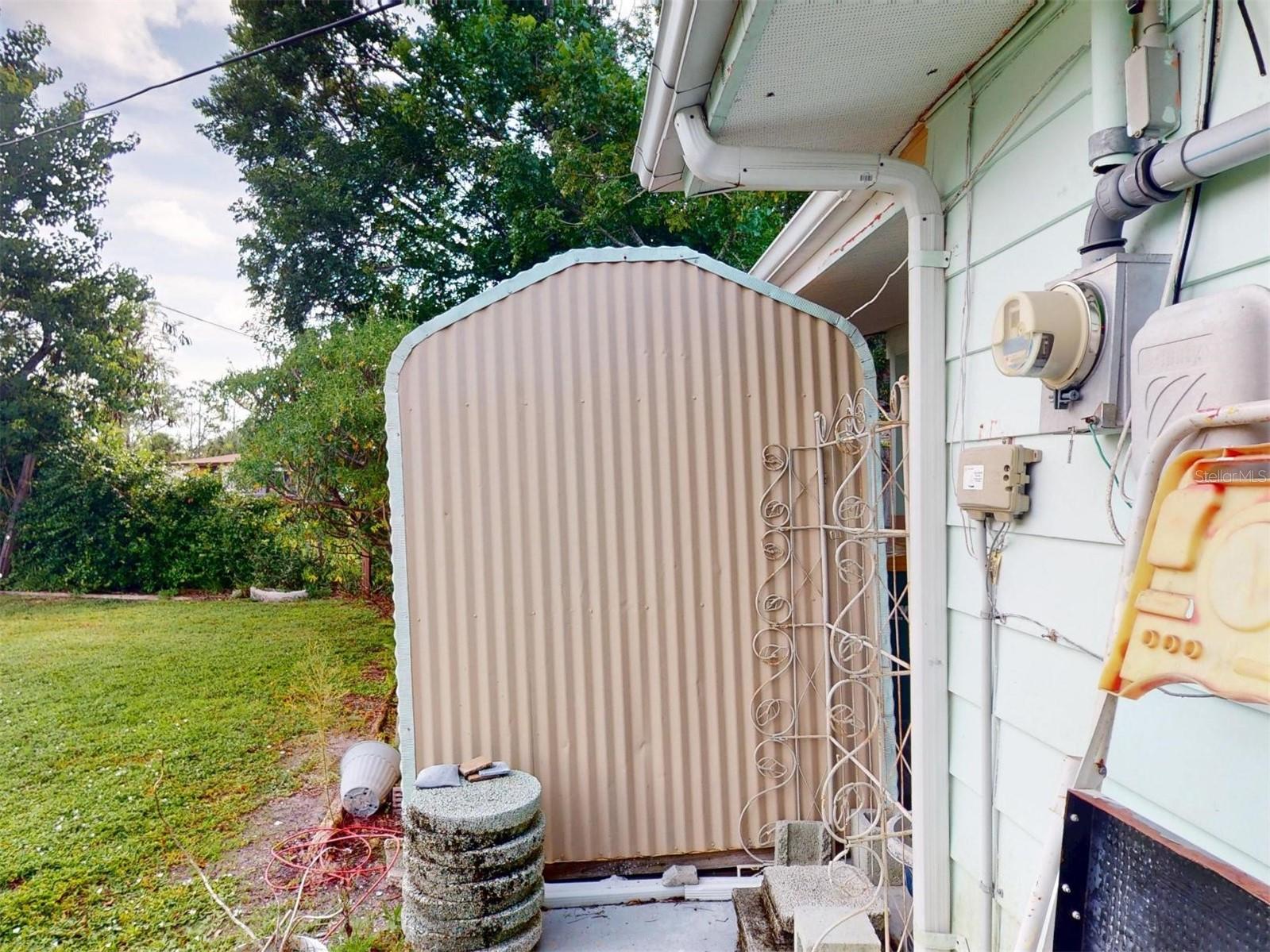 Image 81 of 95 For 22268 Montrose Avenue