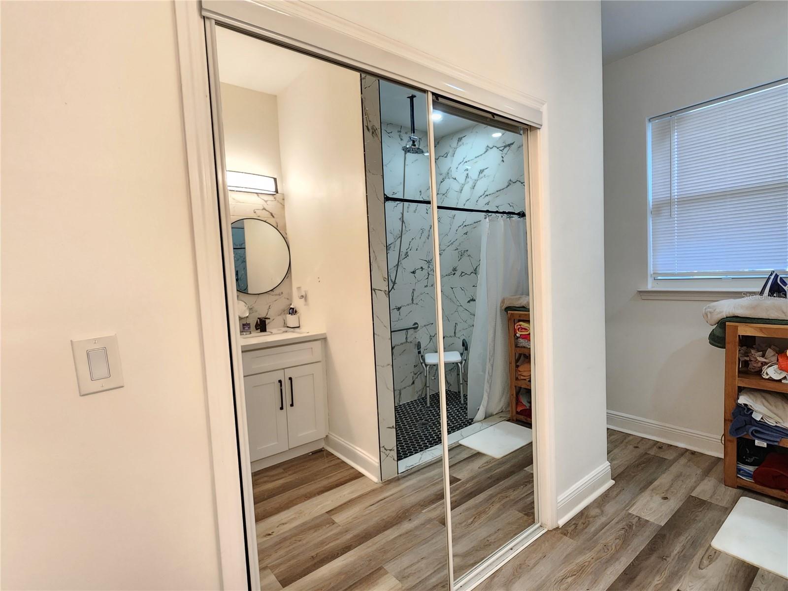 Image 10 of 20 For 4045 34th Avenue Se