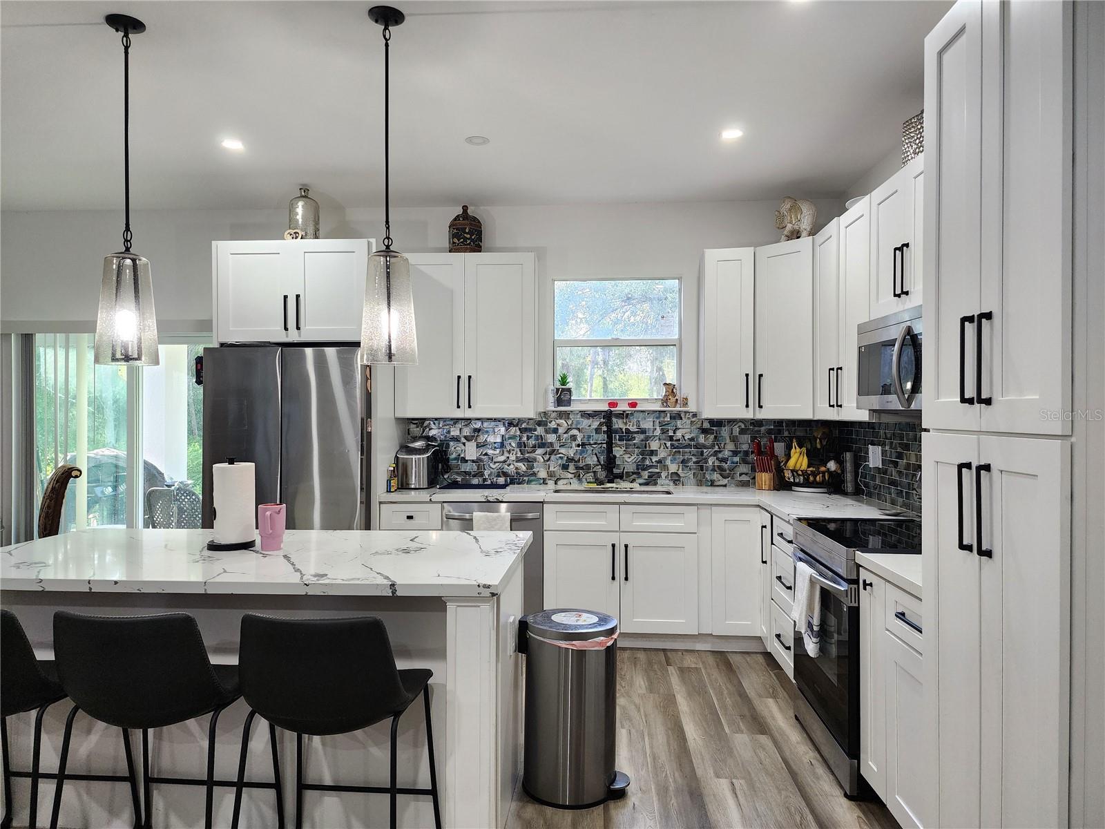 Image 3 of 20 For 4045 34th Avenue Se