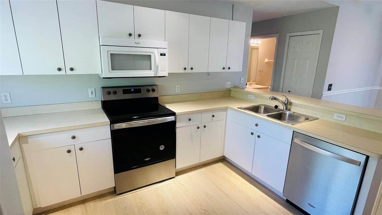 Image 11 of 50 For 66 Wylam Drive