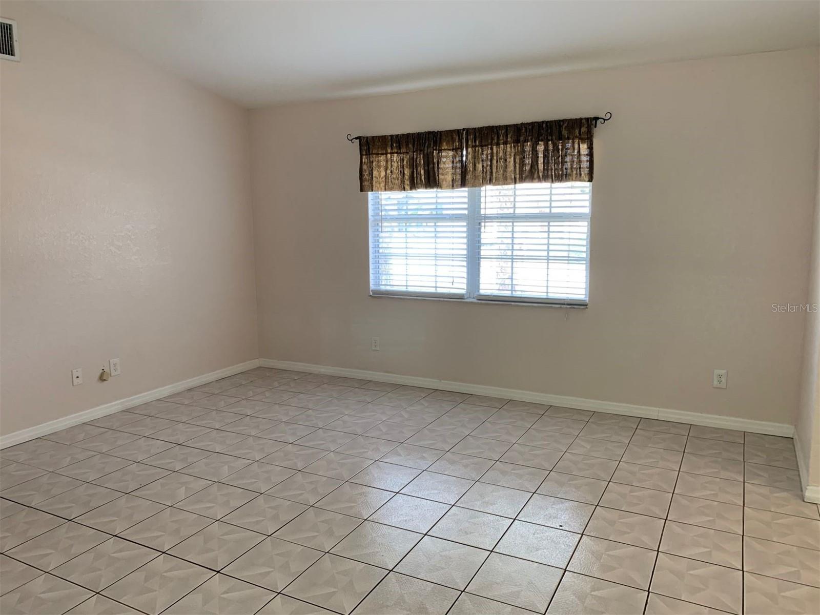 Image 4 of 15 For 1427 Hayworth Road