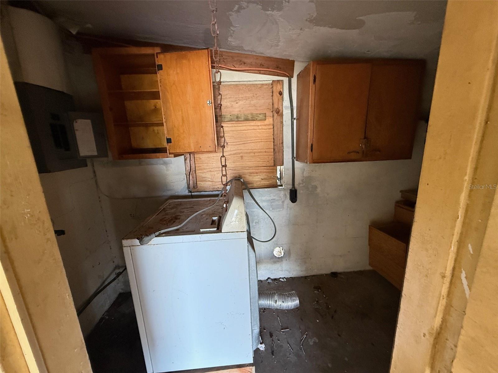 Image 2 of 6 For 410 Dalton Boulevard