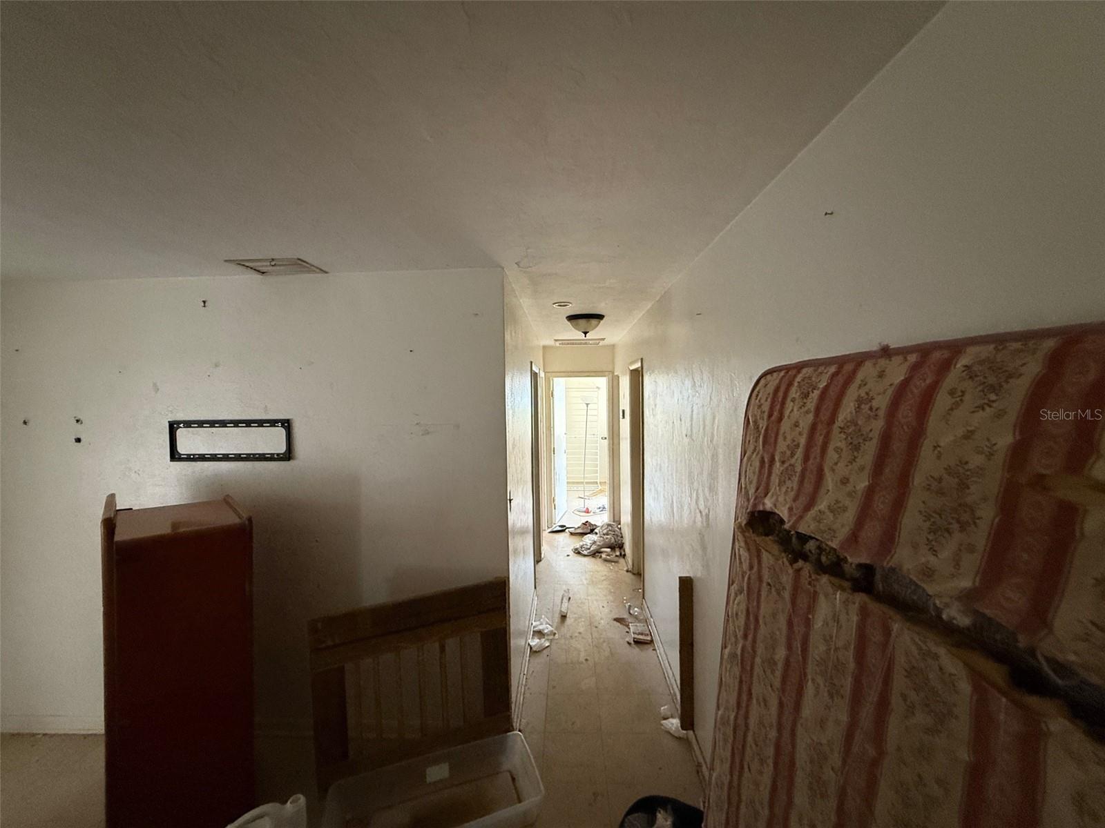 Image 5 of 6 For 410 Dalton Boulevard