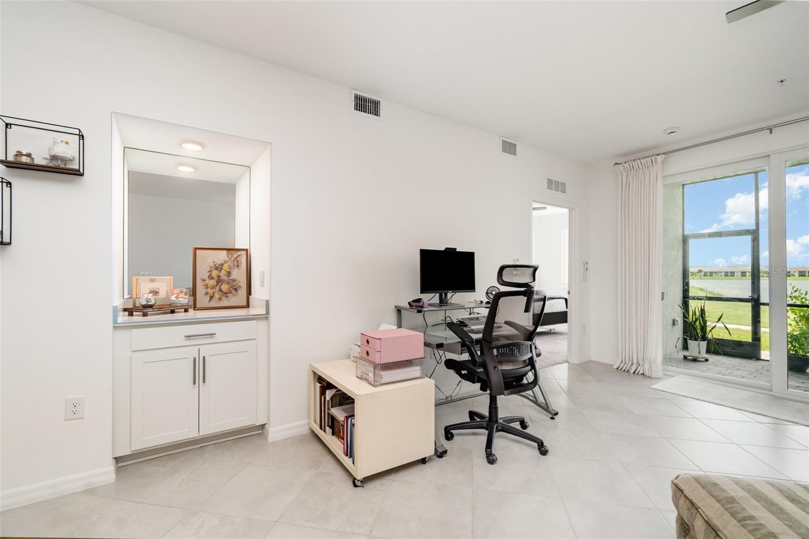Image 11 of 72 For 15940 Grassland Lane 2512