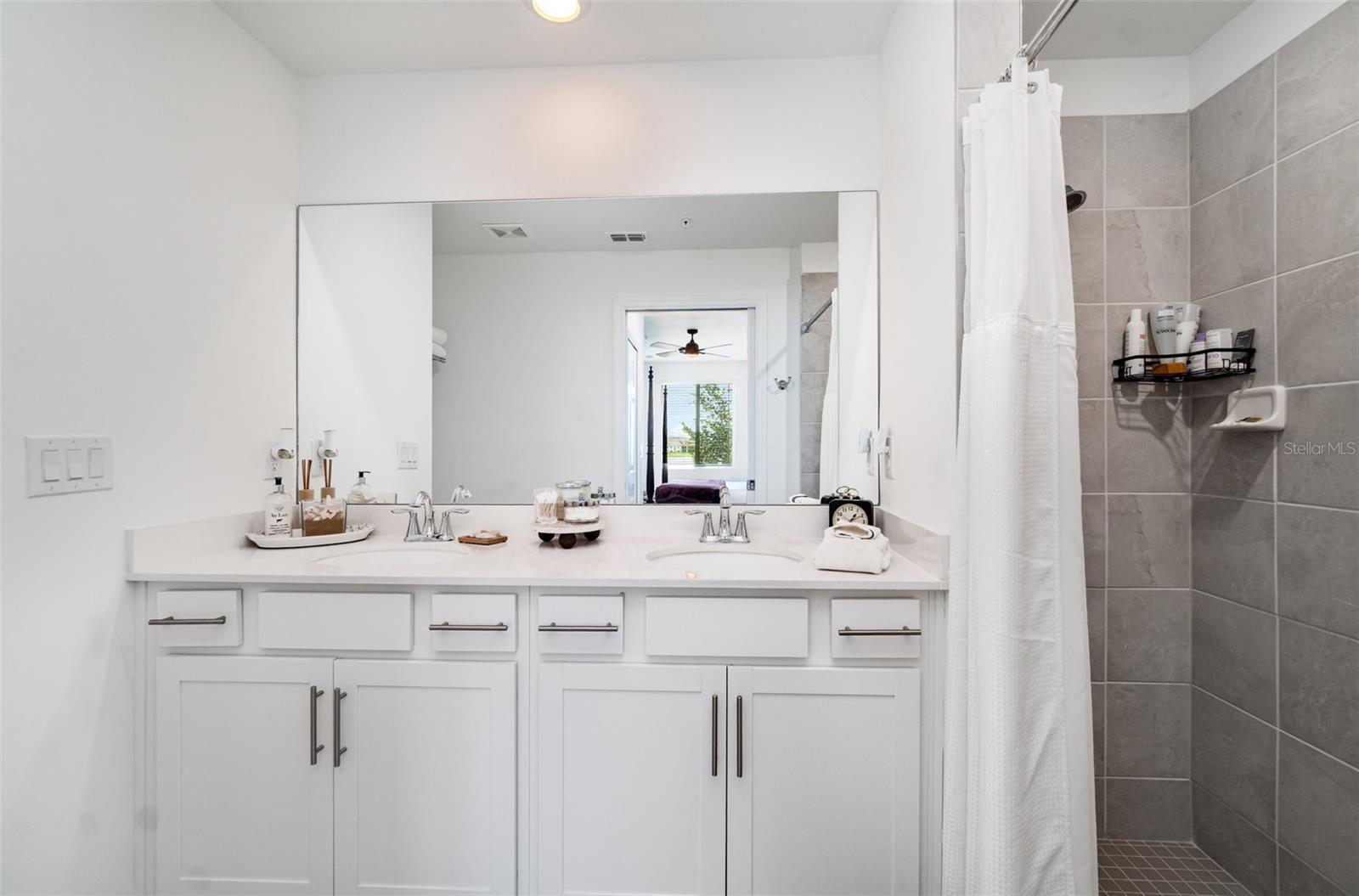 Image 15 of 72 For 15940 Grassland Lane 2512