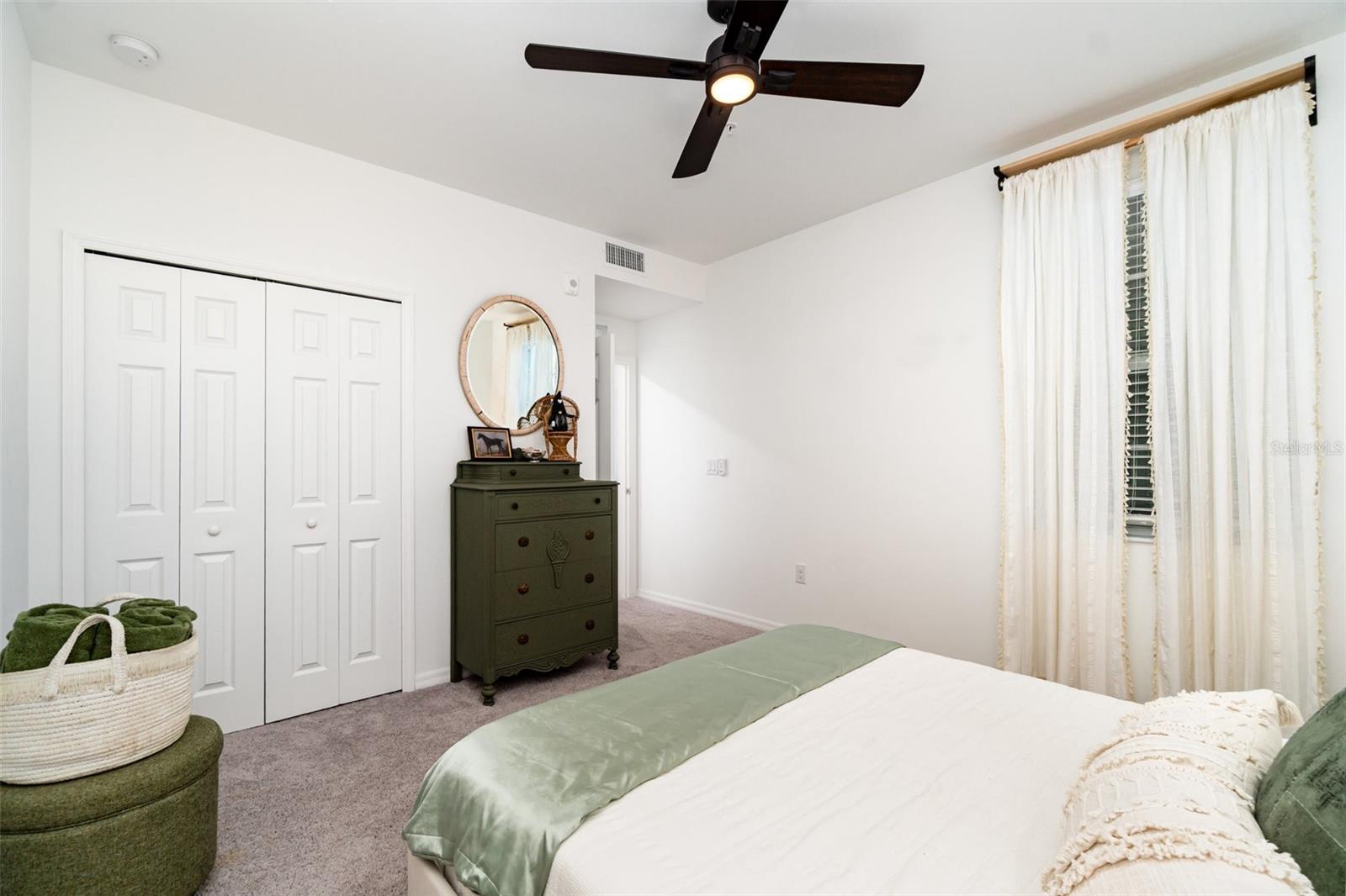 Image 19 of 72 For 15940 Grassland Lane 2512