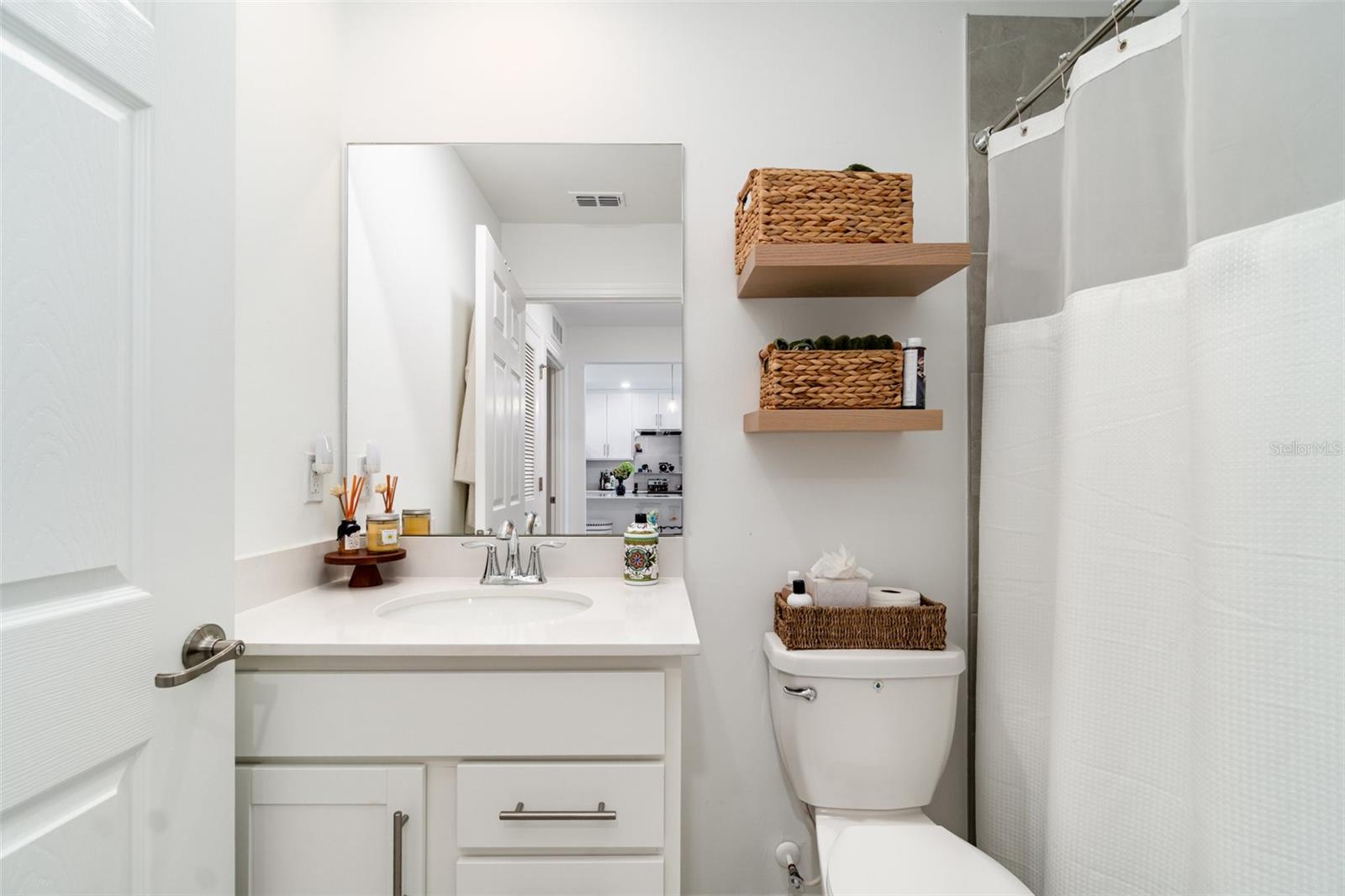 Image 20 of 72 For 15940 Grassland Lane 2512