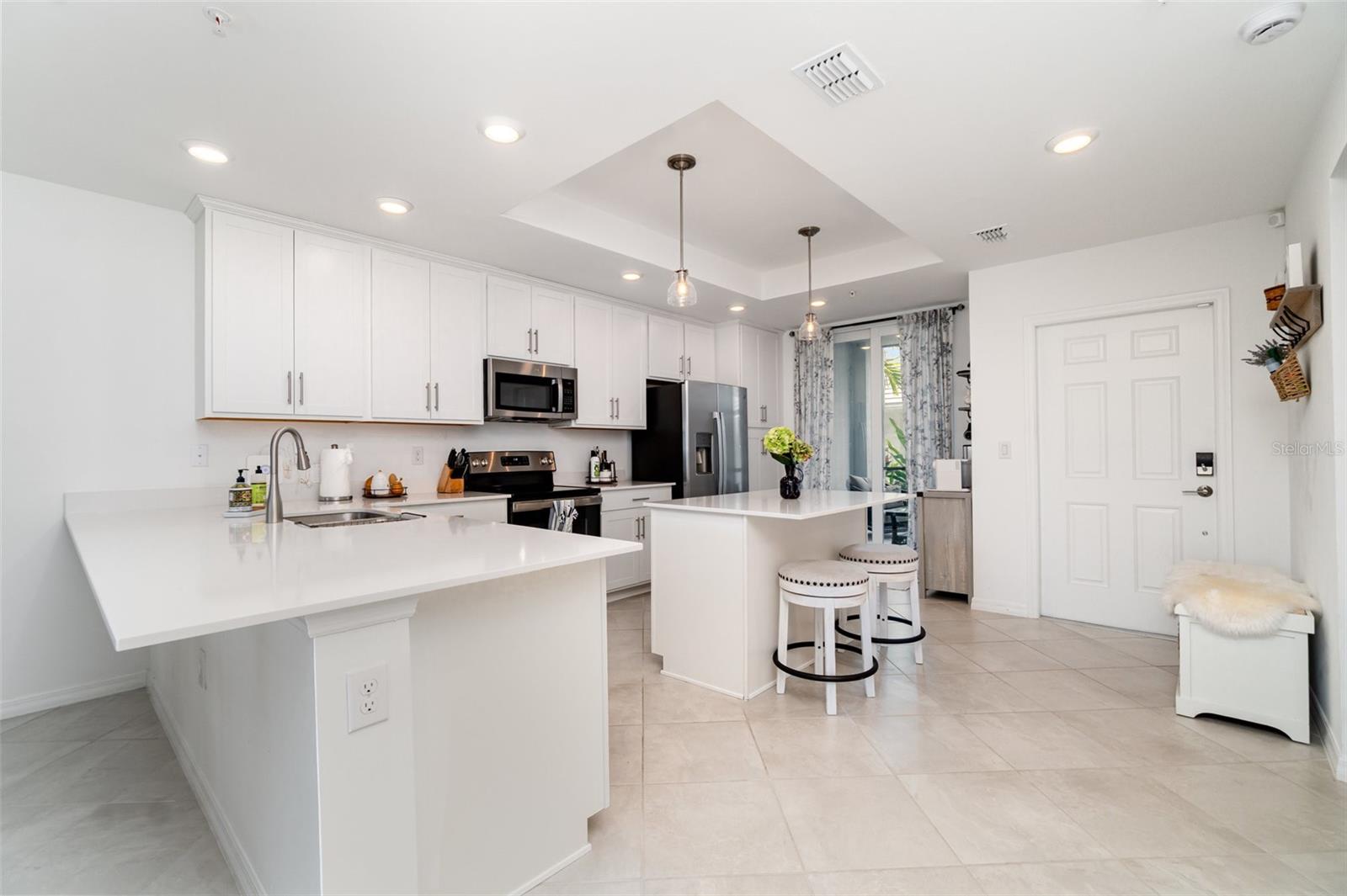 Image 5 of 72 For 15940 Grassland Lane 2512