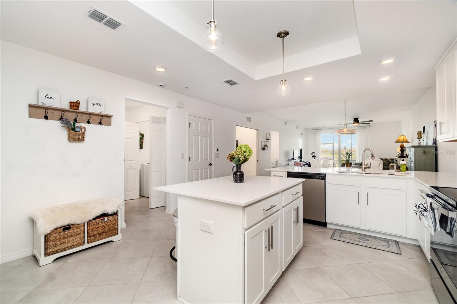 Image 8 of 72 For 15940 Grassland Lane 2512
