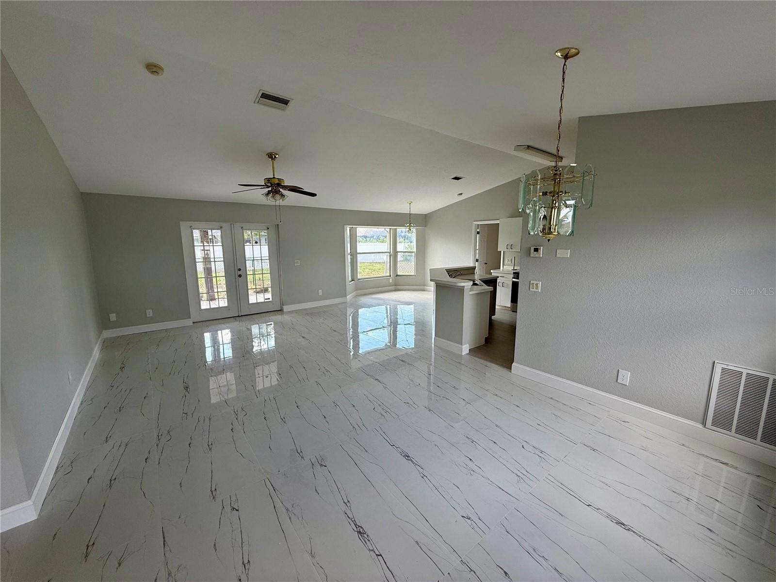 Image 4 of 11 For 7058 Coventry Terrace