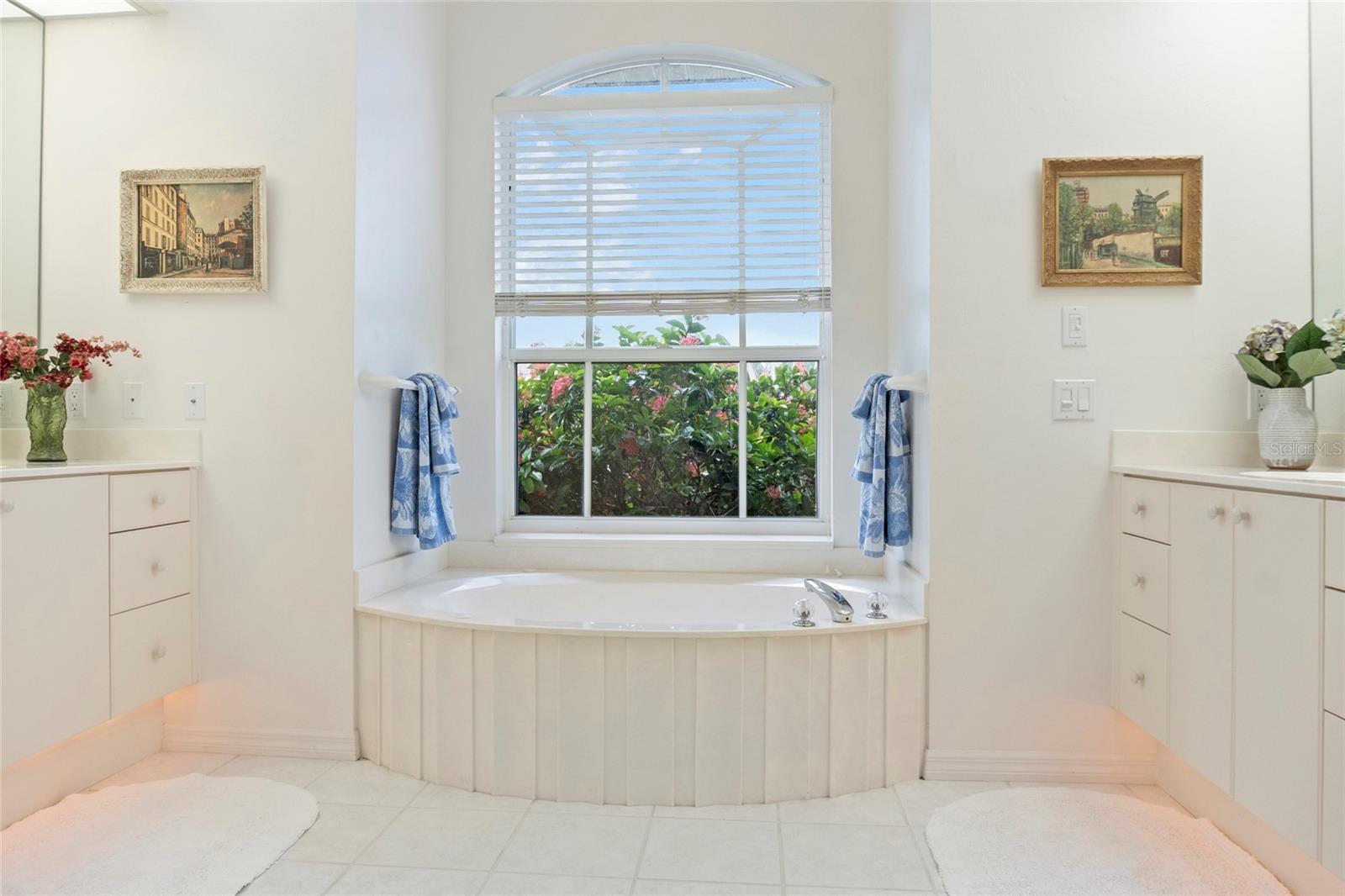 Image 15 of 36 For 1883 Canary Palm Way
