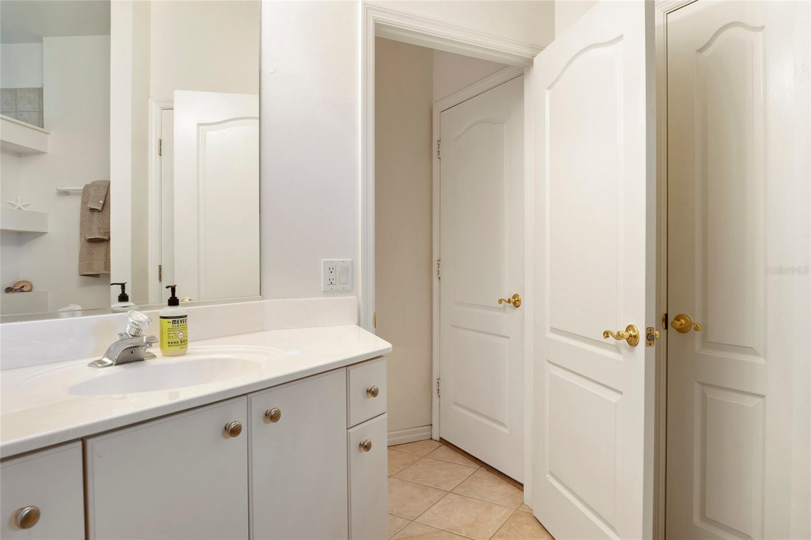 Image 21 of 36 For 1883 Canary Palm Way
