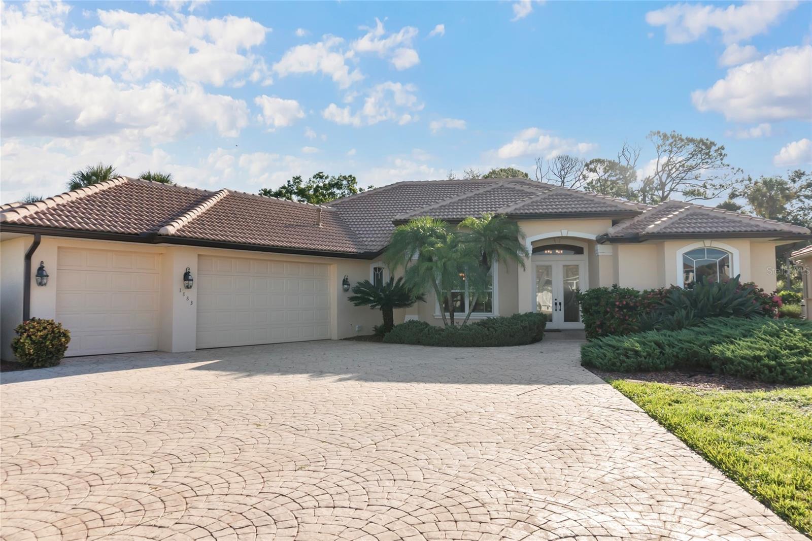 Image 4 of 36 For 1883 Canary Palm Way
