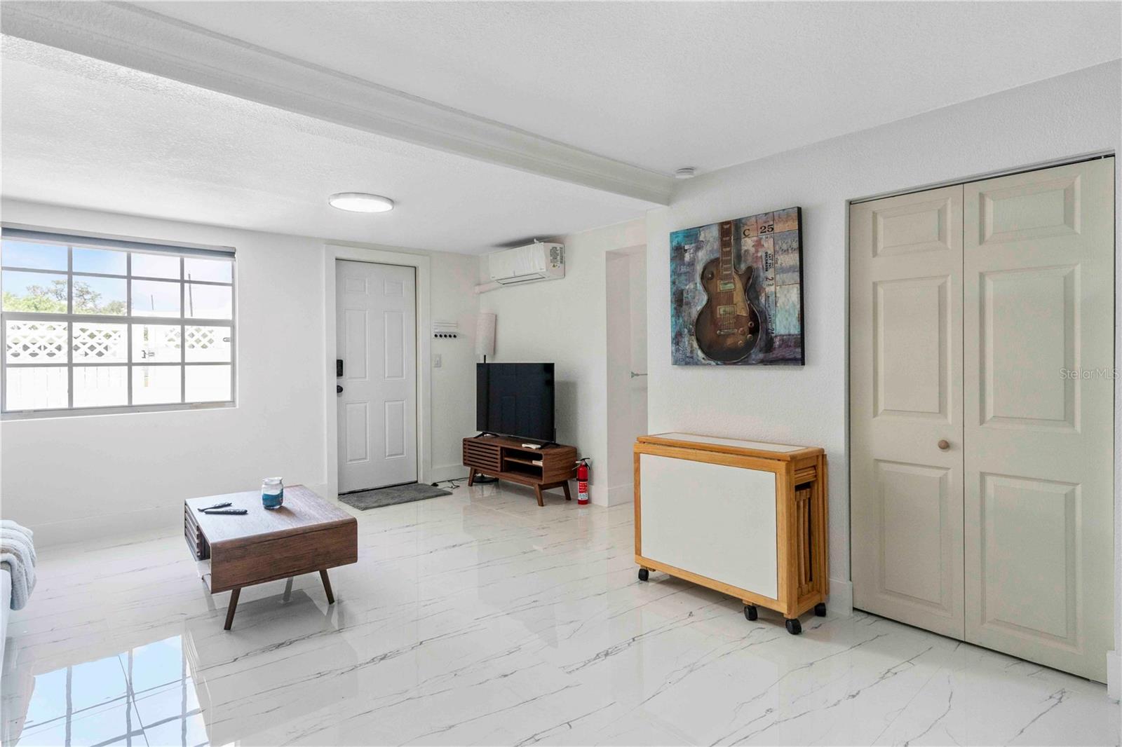 Image 15 of 58 For 23442 Harper Avenue
