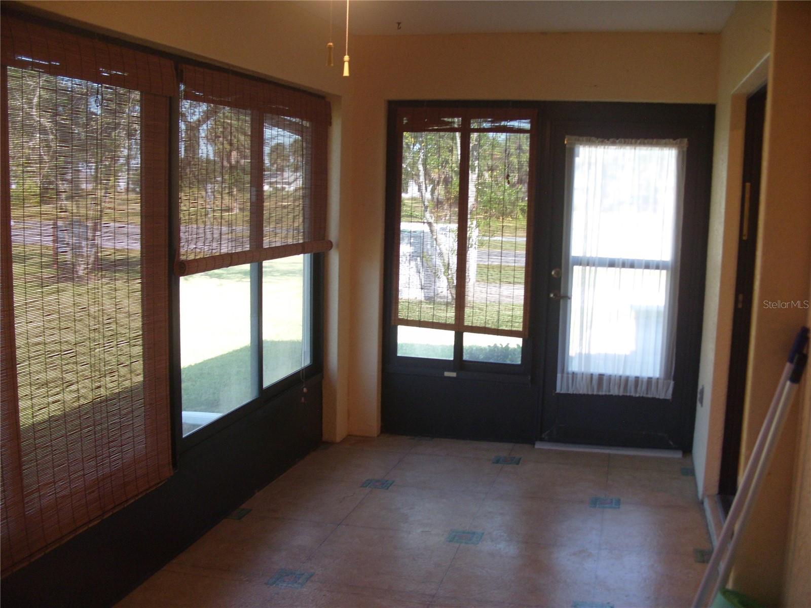 Image 20 of 24 For 229 Rotonda Boulevard W A3