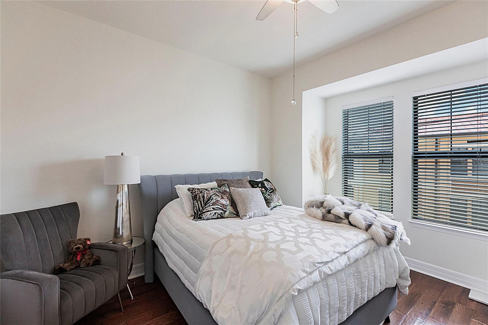 Image 16 of 49 For 95 Vivante Boulevard 401