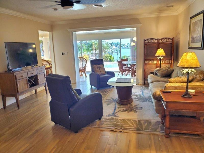 Image 10 of 23 For 1309 Columbian Drive