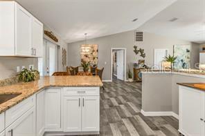 Listing photo id 13 for 11338 Willmington Boulevard
