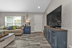 Listing photo id 0 for 11338 Willmington Boulevard