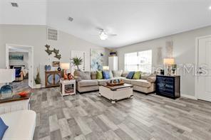 Listing photo id 1 for 11338 Willmington Boulevard