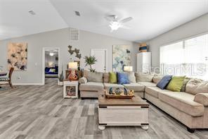 Listing photo id 2 for 11338 Willmington Boulevard