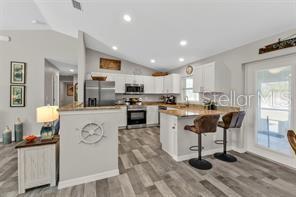 Listing photo id 7 for 11338 Willmington Boulevard