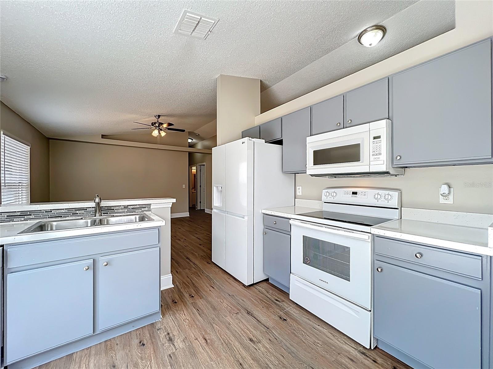 Image 12 of 42 For 718 Palmera Street