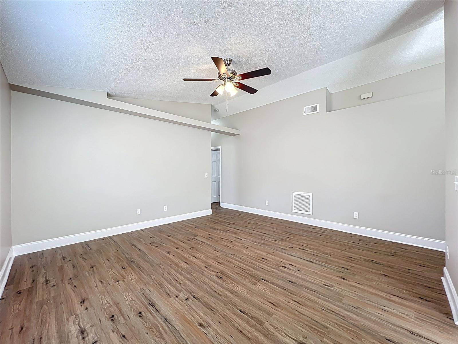 Image 14 of 42 For 718 Palmera Street