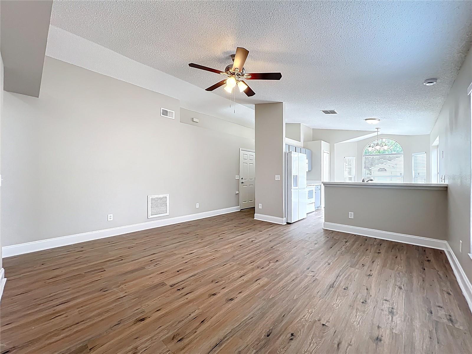 Image 15 of 42 For 718 Palmera Street