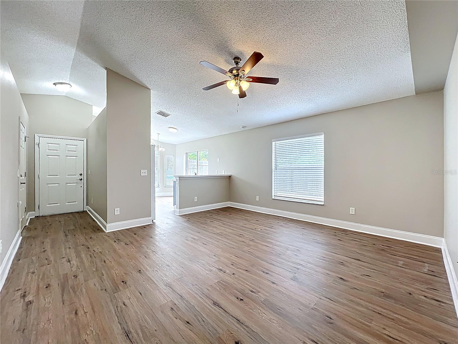 Image 16 of 42 For 718 Palmera Street