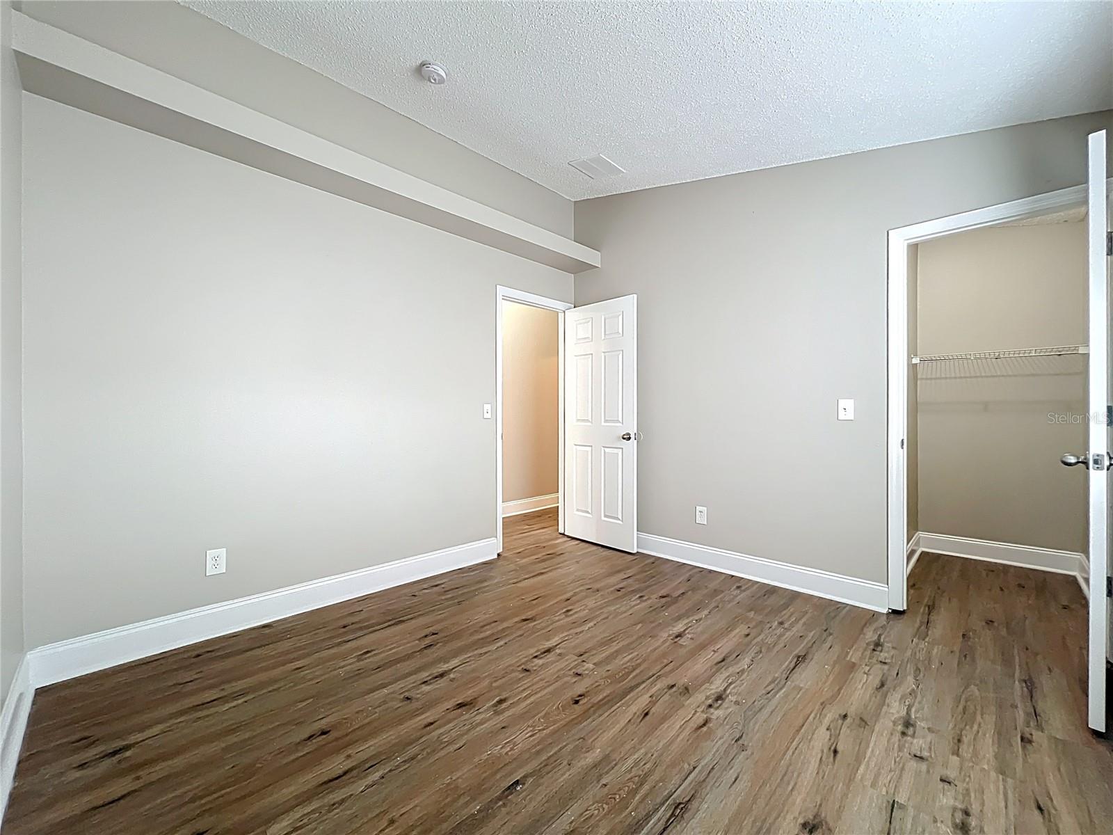 Image 20 of 42 For 718 Palmera Street