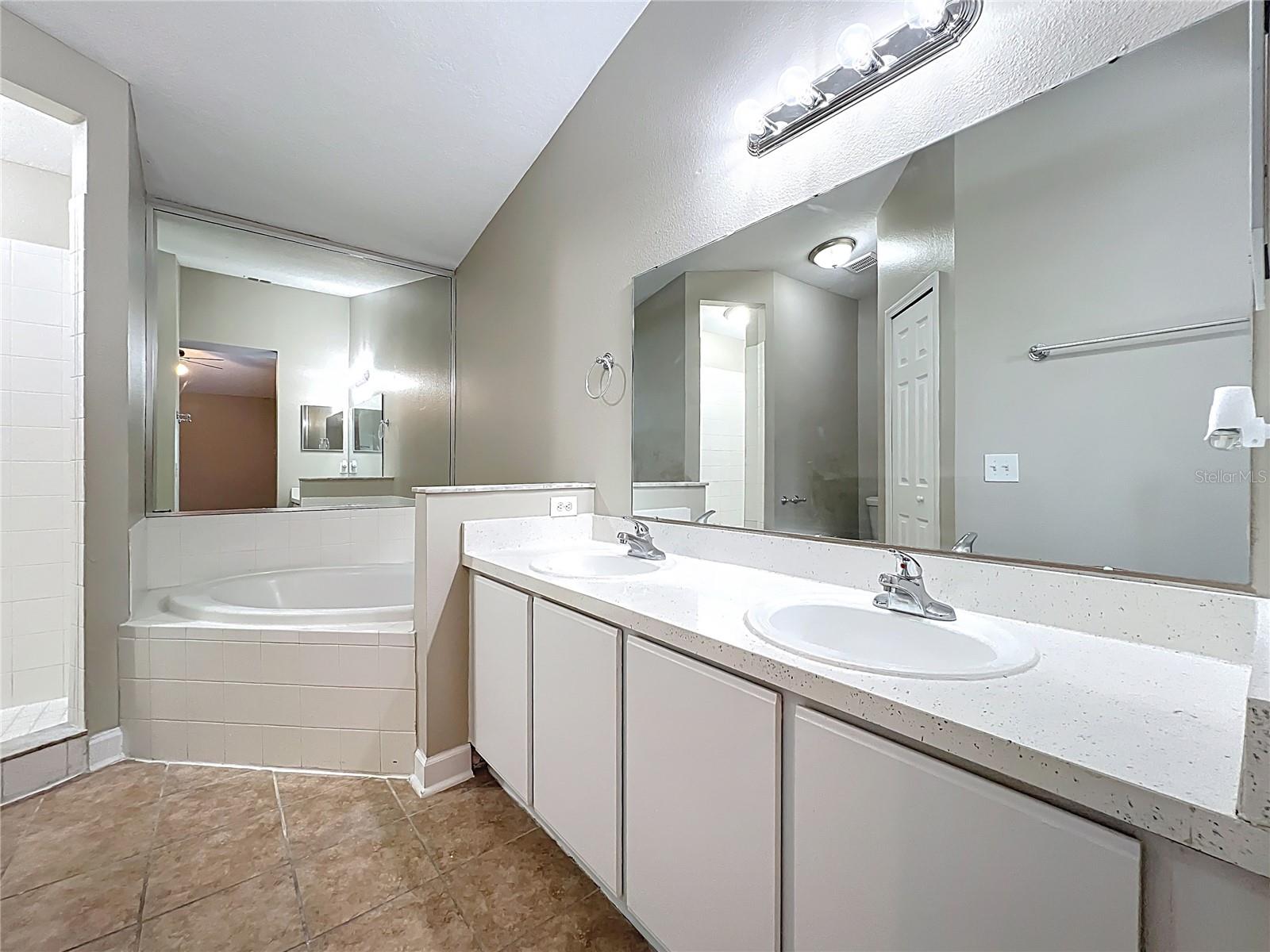 Image 24 of 42 For 718 Palmera Street