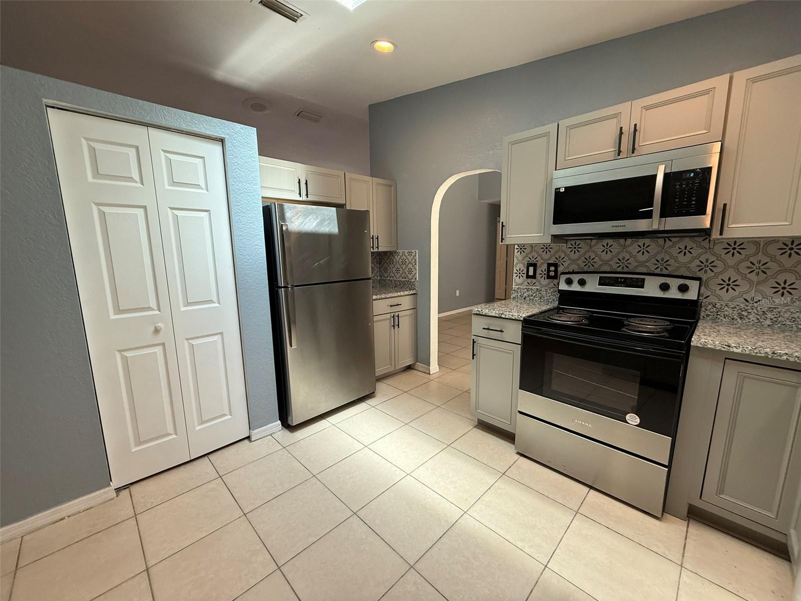 Image 6 of 16 For 2162 Abalom Street