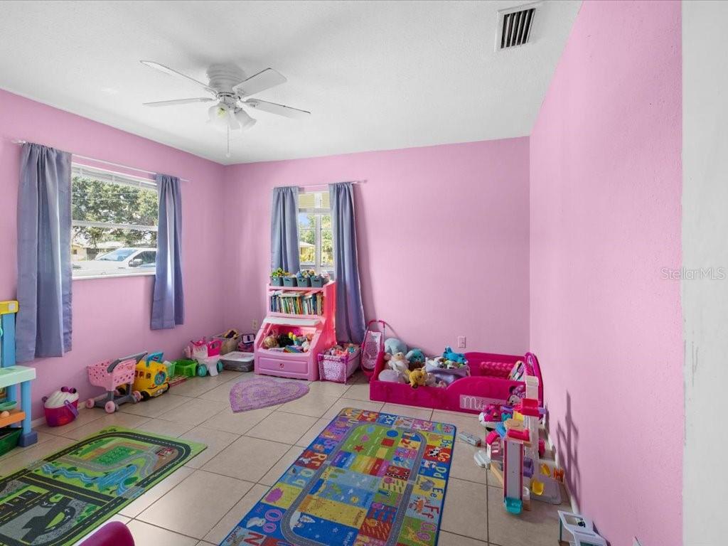Image 16 of 41 For 2103 Hariet Street