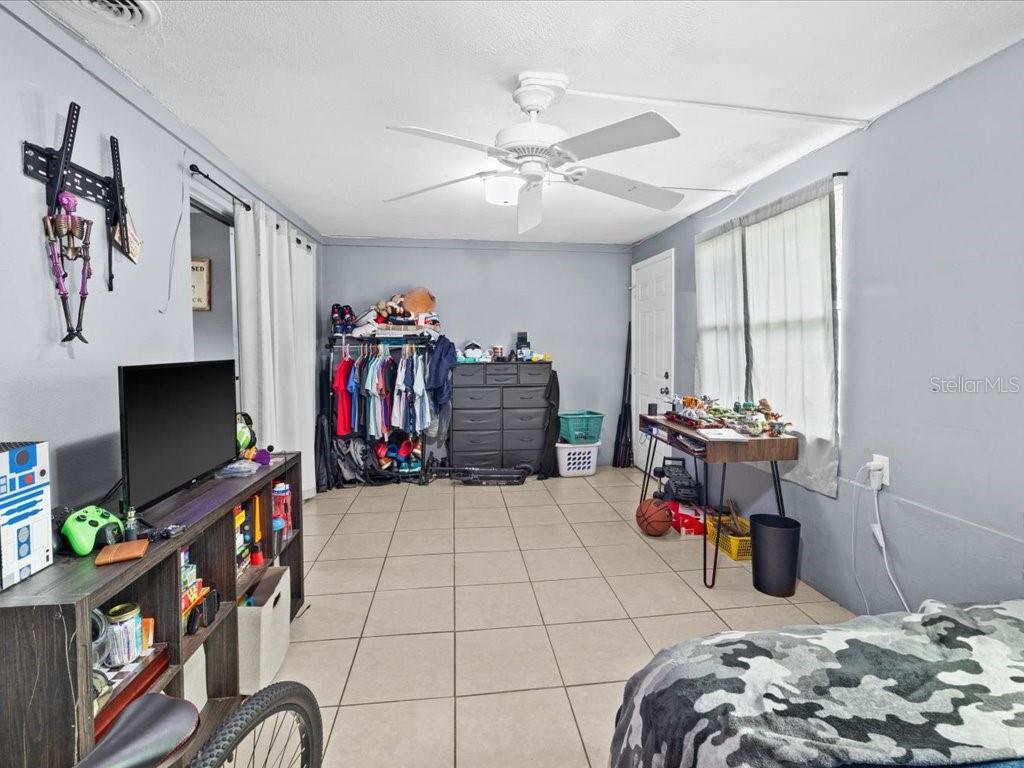 Image 21 of 41 For 2103 Hariet Street