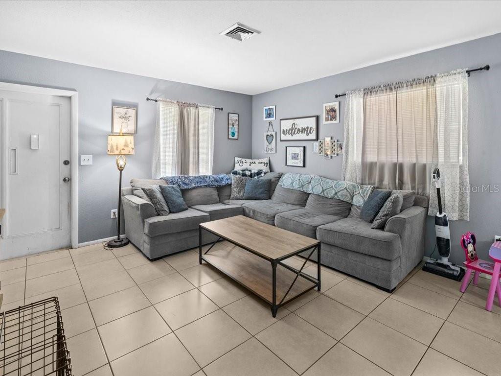 Image 7 of 41 For 2103 Hariet Street
