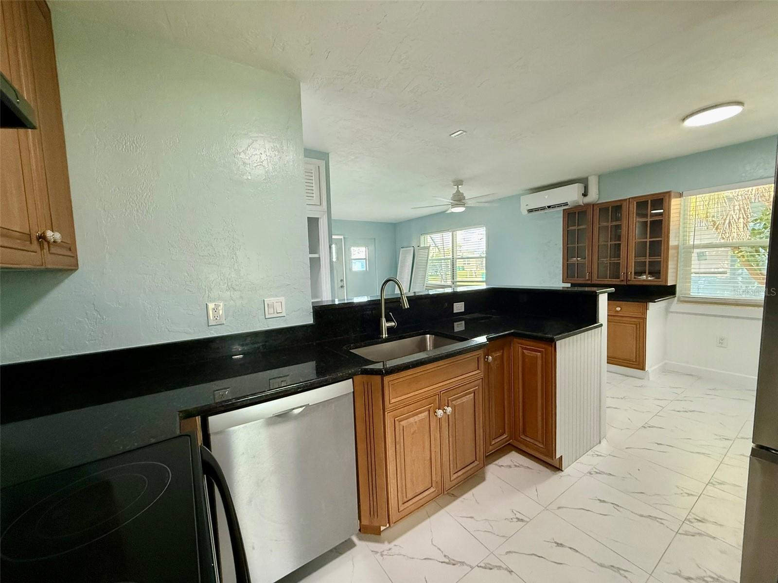 Image 5 of 10 For 21282 Coulton Avenue