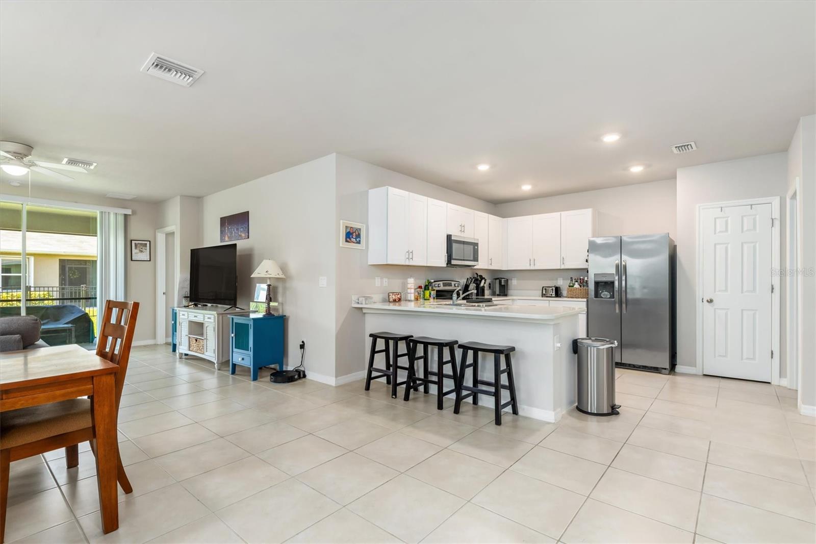 Image 7 of 65 For 25089 Lenox Circle