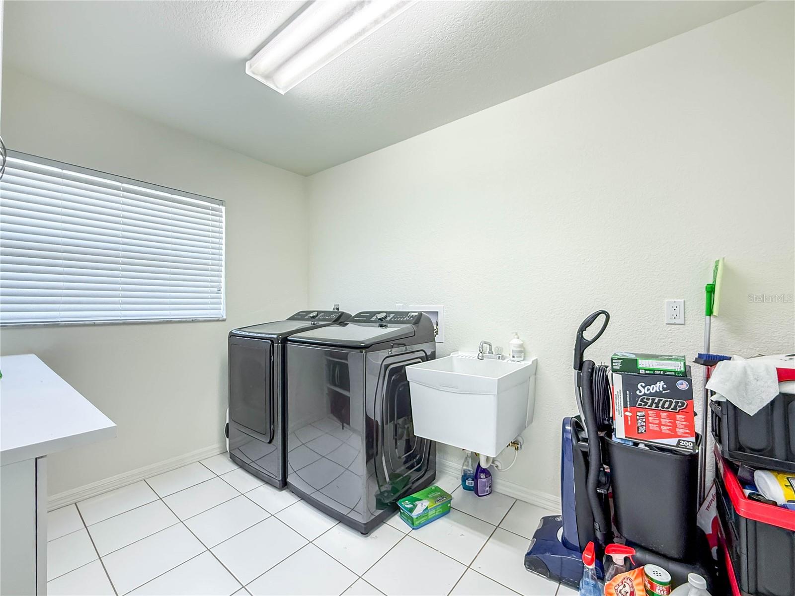 Image 27 of 48 For 24600 Dolphin Cove Drive