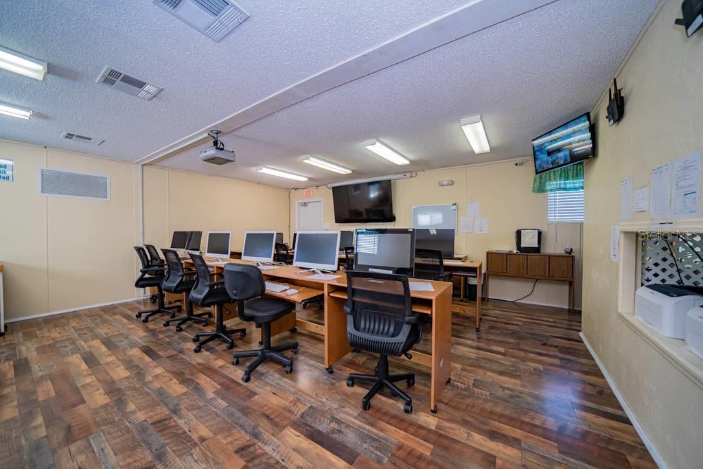 Image 60 of 84 For 2100 Kings Highway 866