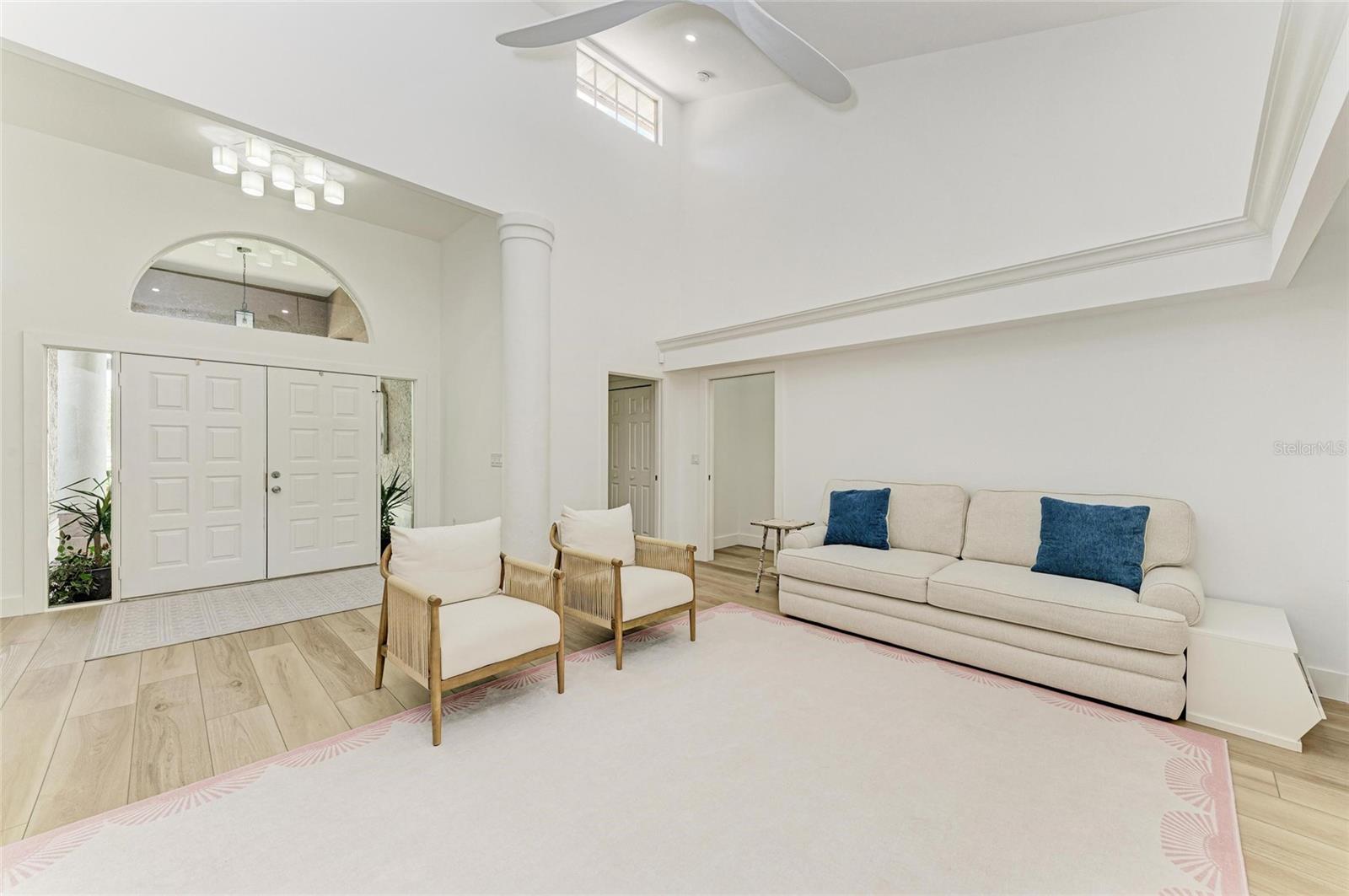 Image 11 of 72 For 8400 Woodbriar Drive