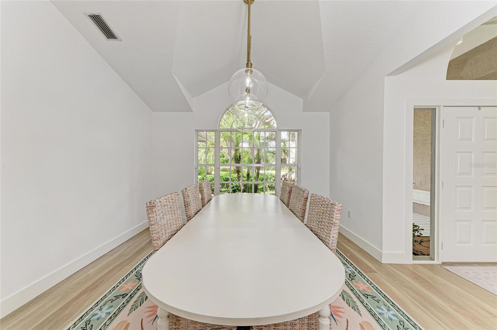 Image 13 of 72 For 8400 Woodbriar Drive