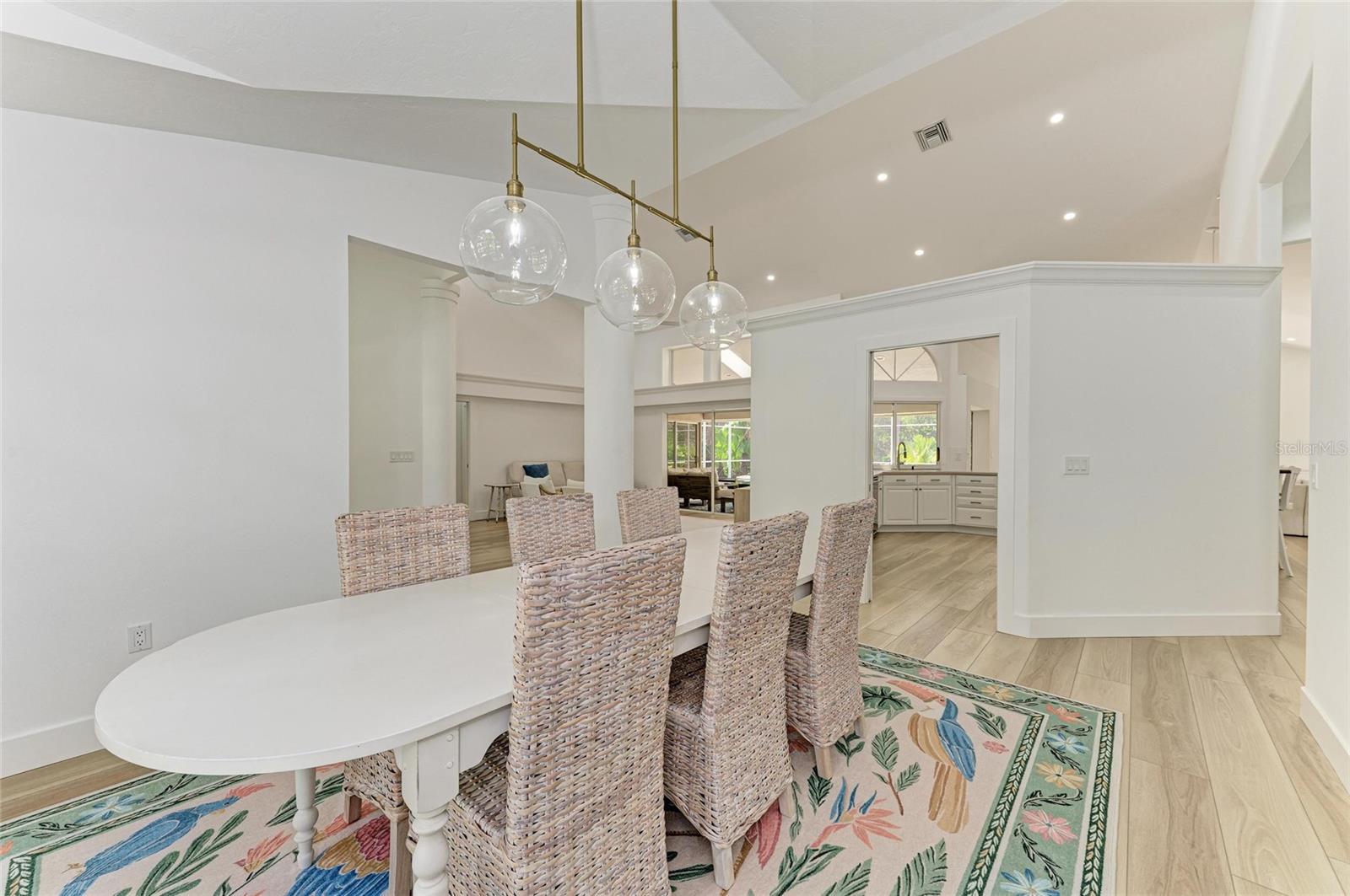 Image 14 of 72 For 8400 Woodbriar Drive