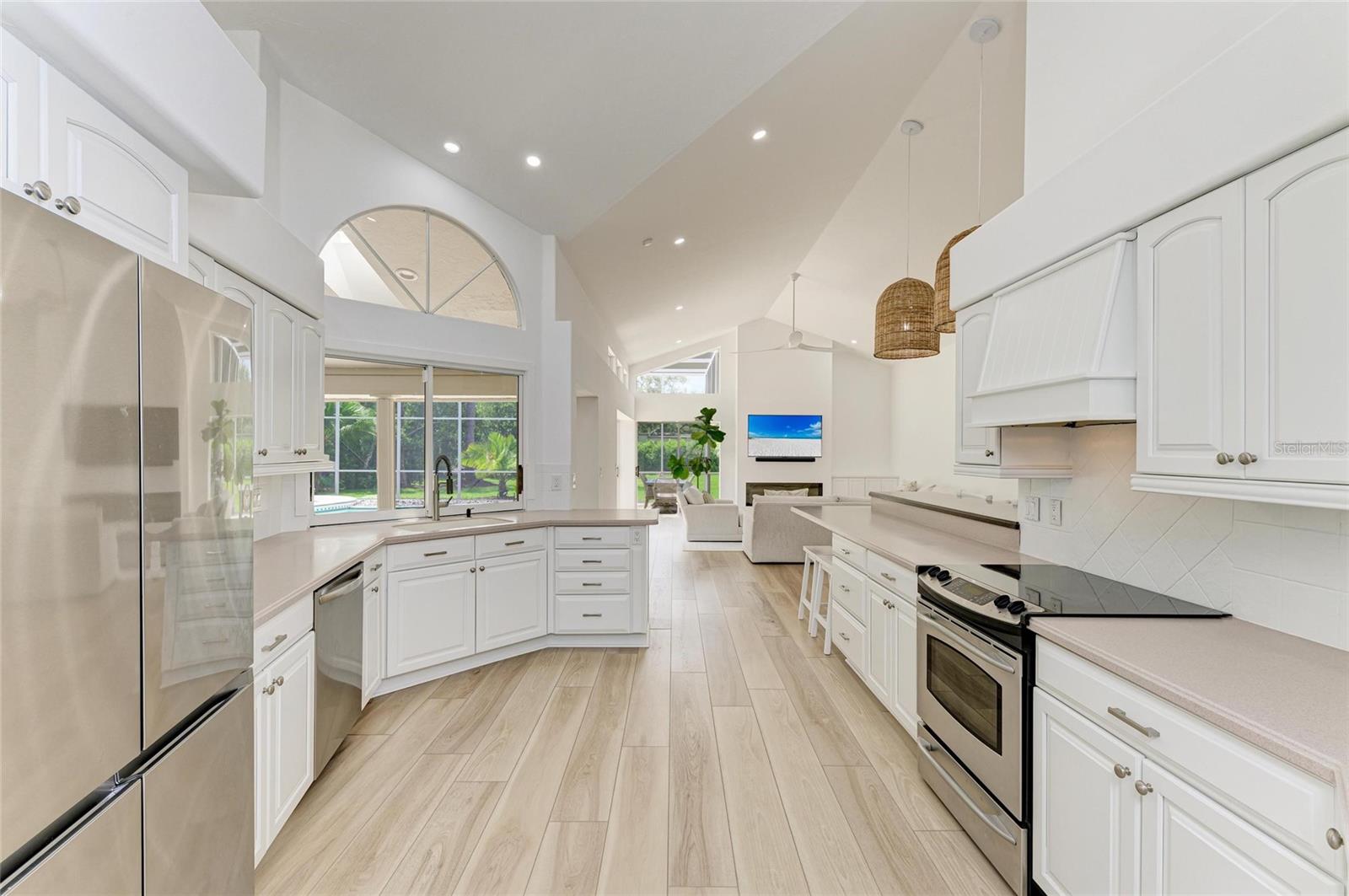 Image 15 of 72 For 8400 Woodbriar Drive