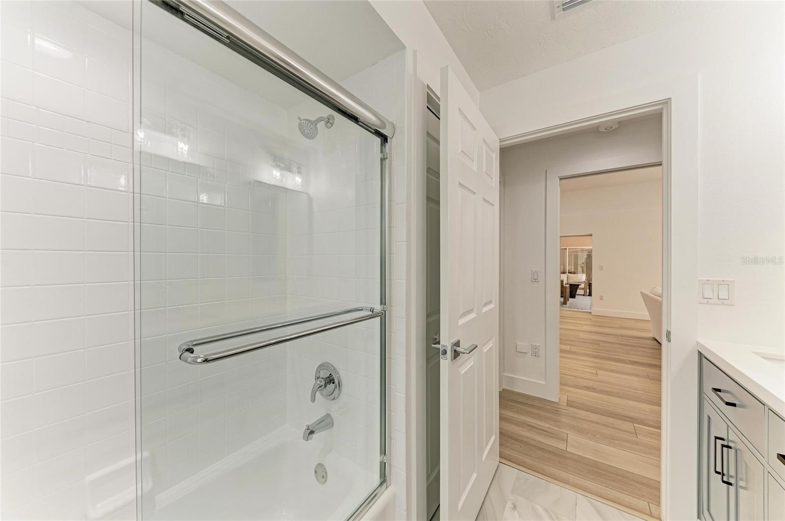 Image 40 of 72 For 8400 Woodbriar Drive