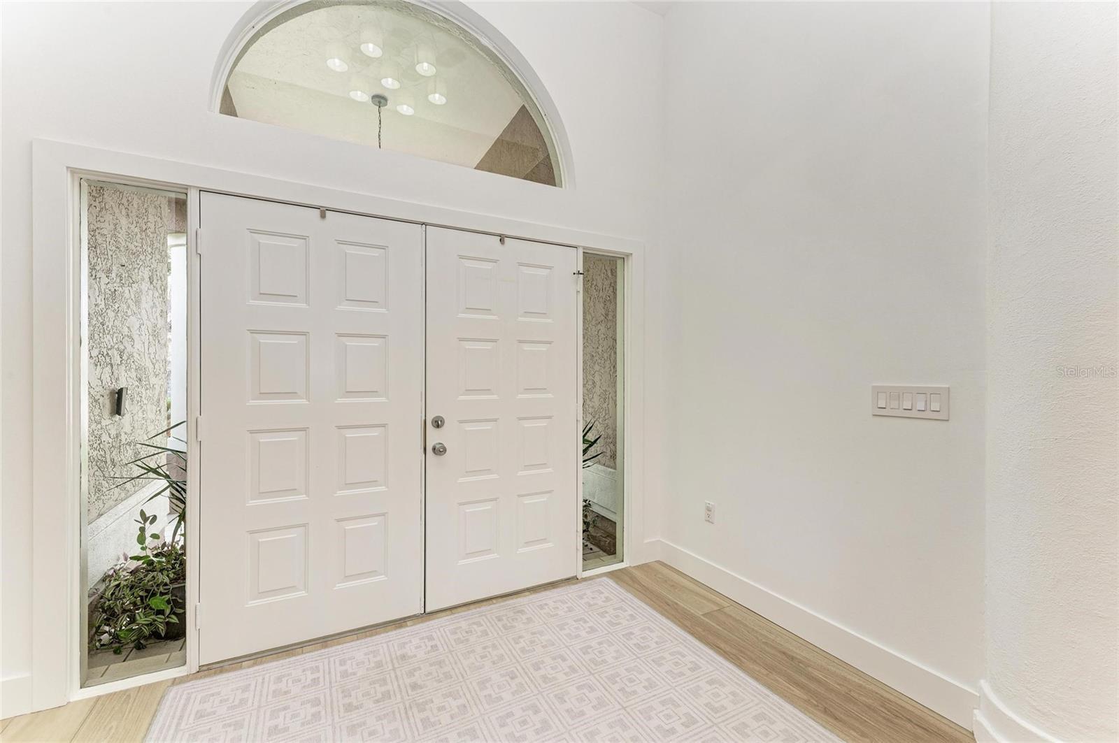 Image 7 of 72 For 8400 Woodbriar Drive