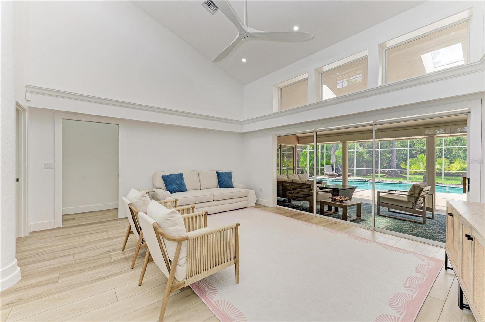Image 8 of 72 For 8400 Woodbriar Drive