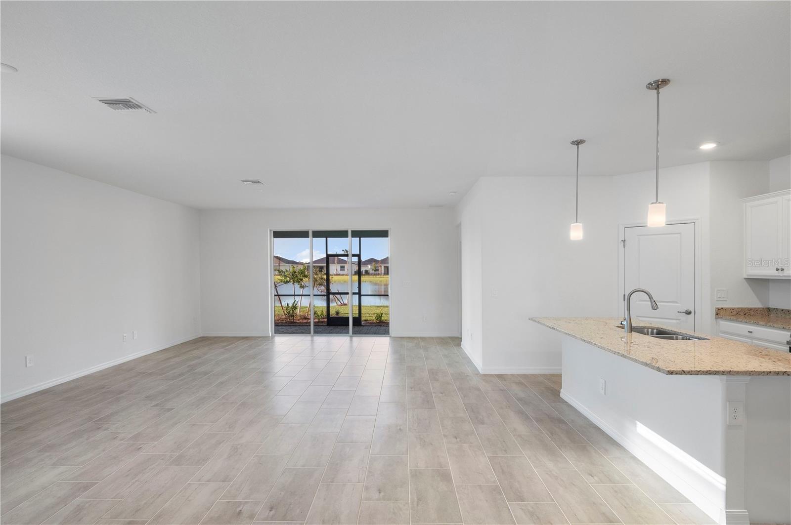 Image 10 of 38 For 43521 Treadway Drive